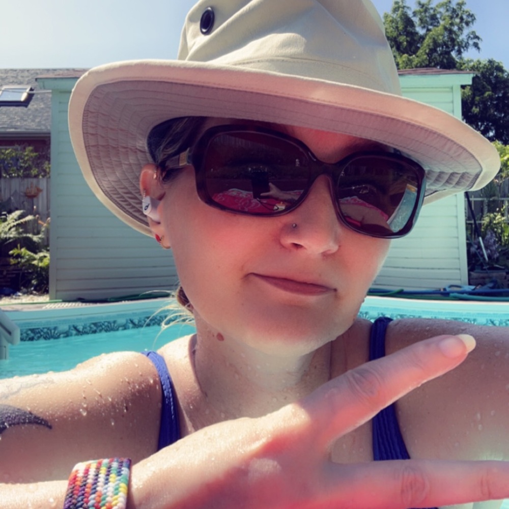 Meet your Posher, Elizabeth